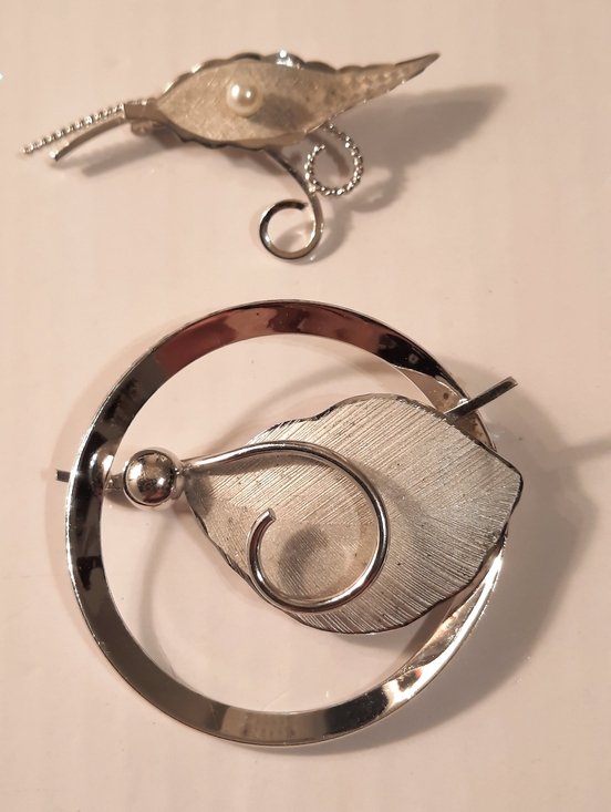 Steeling Silver  Leaf Brooch Pin - Elegant Women’s Jewelry - Picture 2 of 8